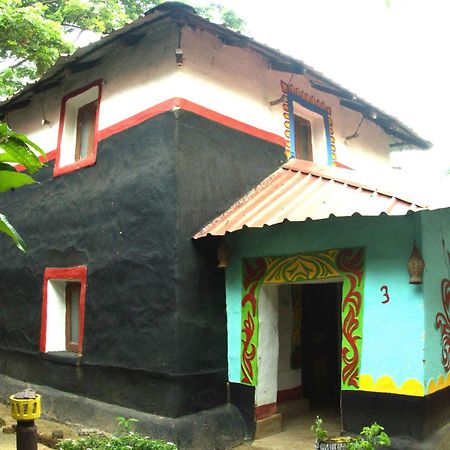 Hotel Raktokorobi Karu Gram Sri Niketan Esterno foto