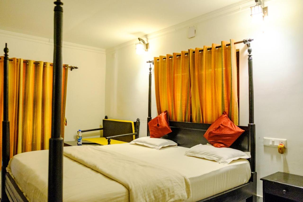 Hotel Raktokorobi Karu Gram Sri Niketan Esterno foto