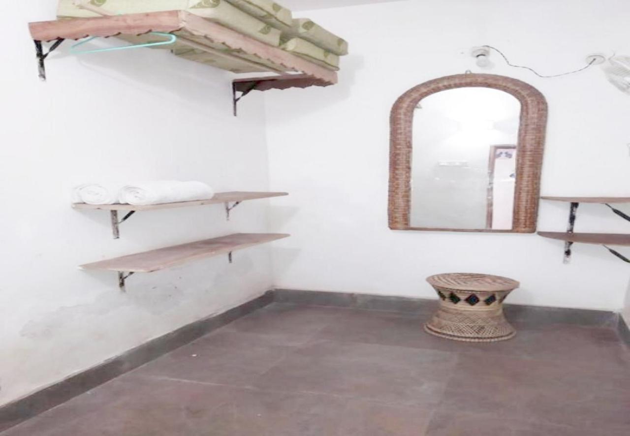 Hotel Raktokorobi Karu Gram Sri Niketan Esterno foto