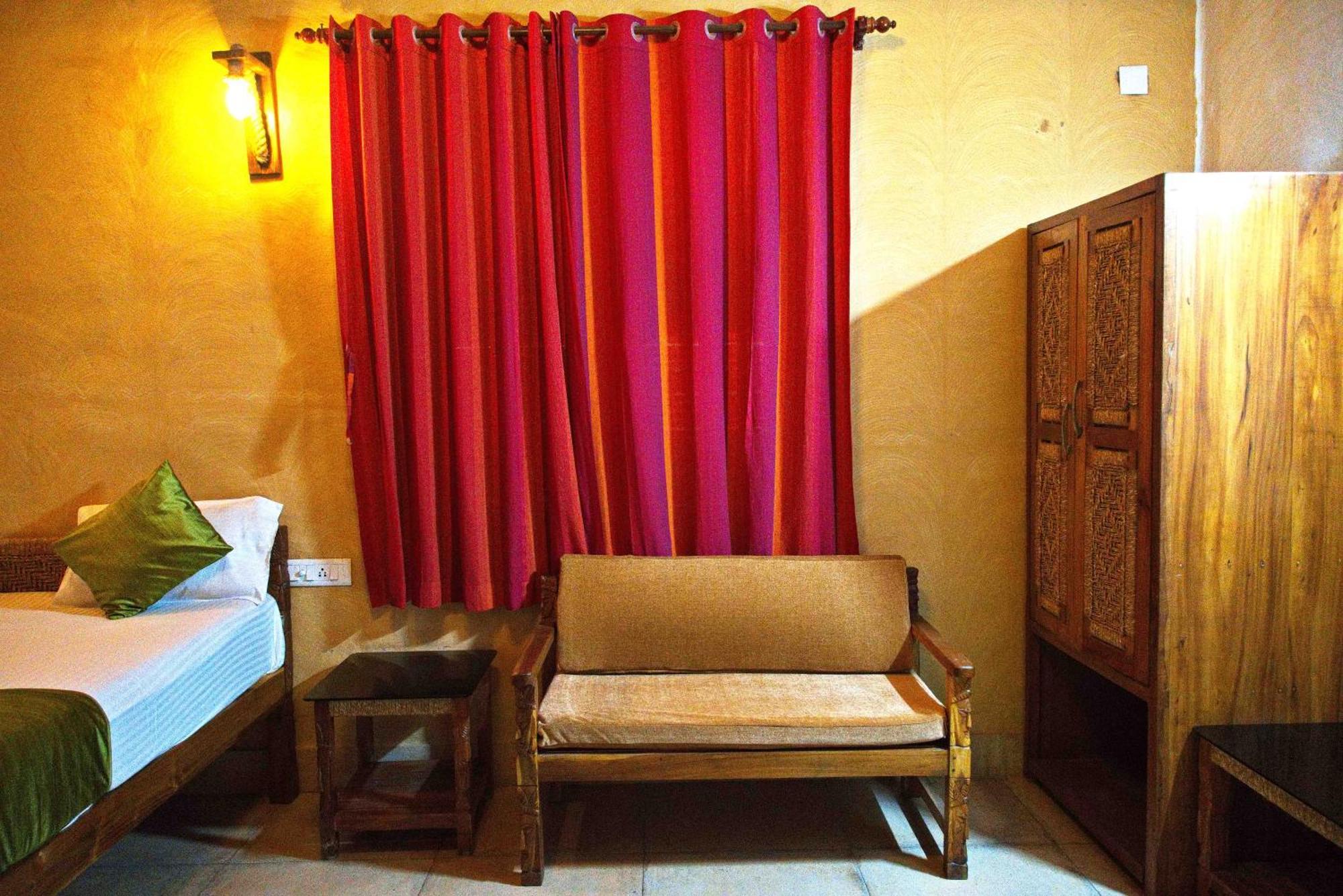 Hotel Raktokorobi Karu Gram Sri Niketan Esterno foto