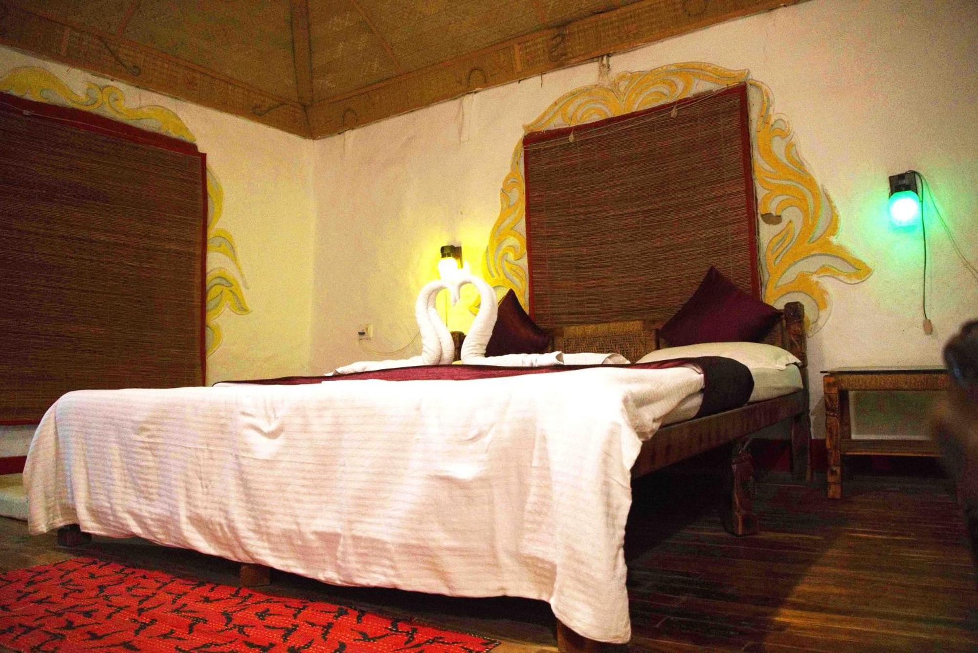 Hotel Raktokorobi Karu Gram Sri Niketan Esterno foto
