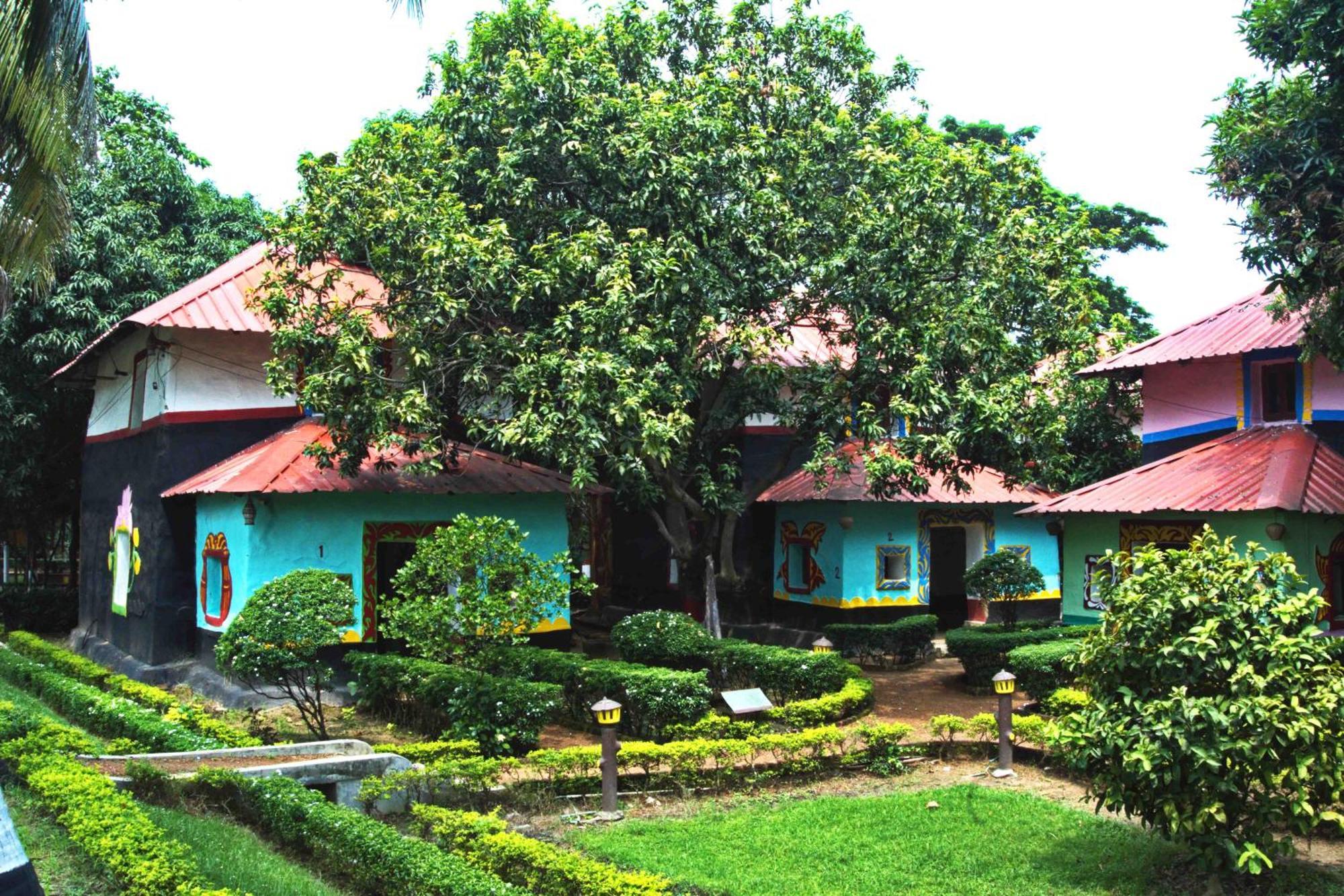 Hotel Raktokorobi Karu Gram Sri Niketan Esterno foto