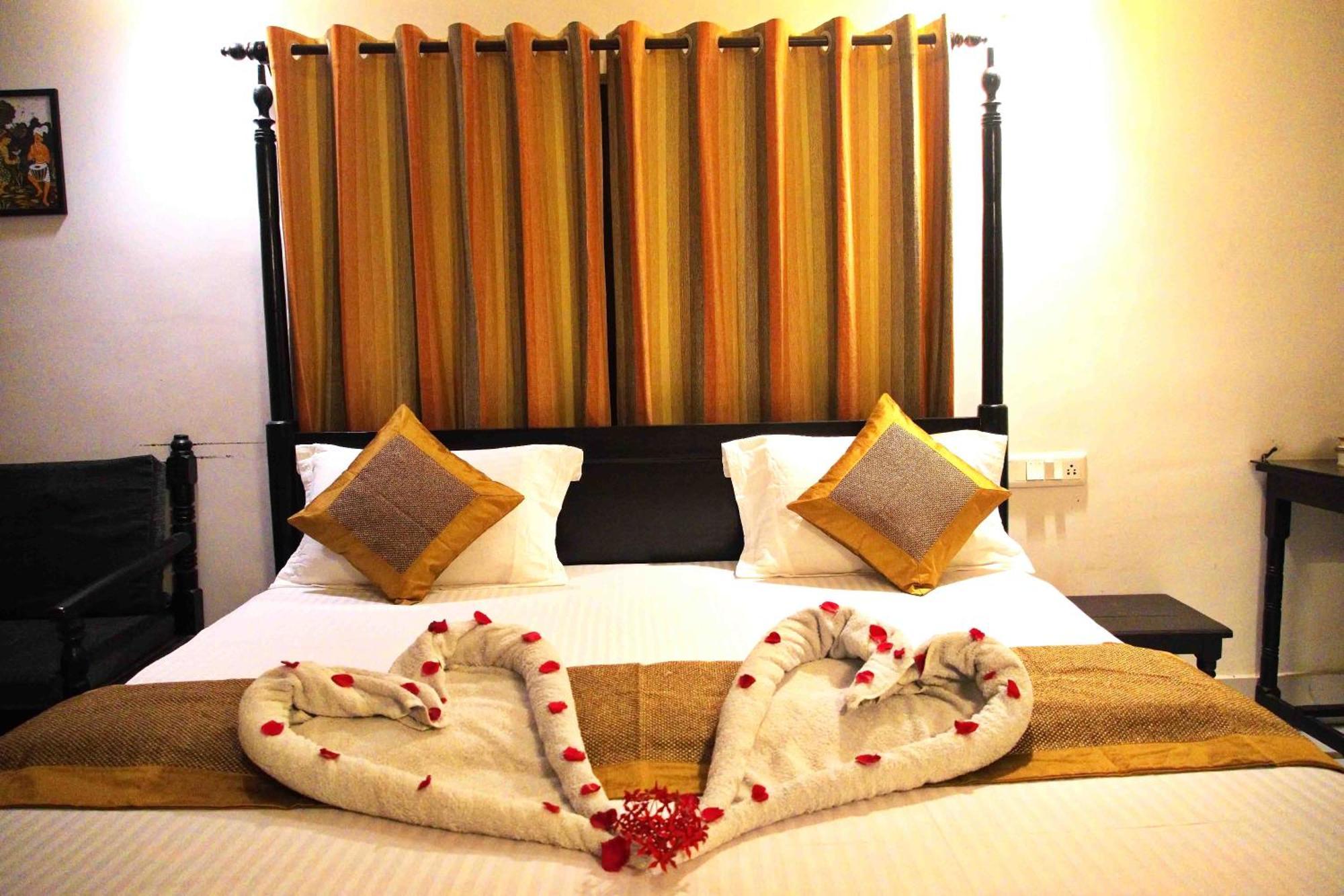 Hotel Raktokorobi Karu Gram Sri Niketan Esterno foto